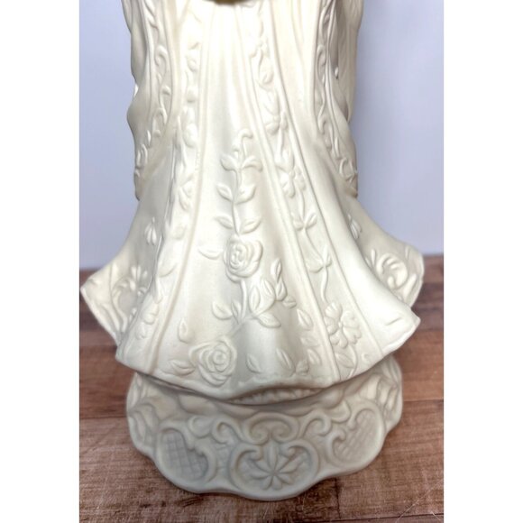 Vintage Porcelain Angel With Mandolin Figurine - Picture 3 of 8